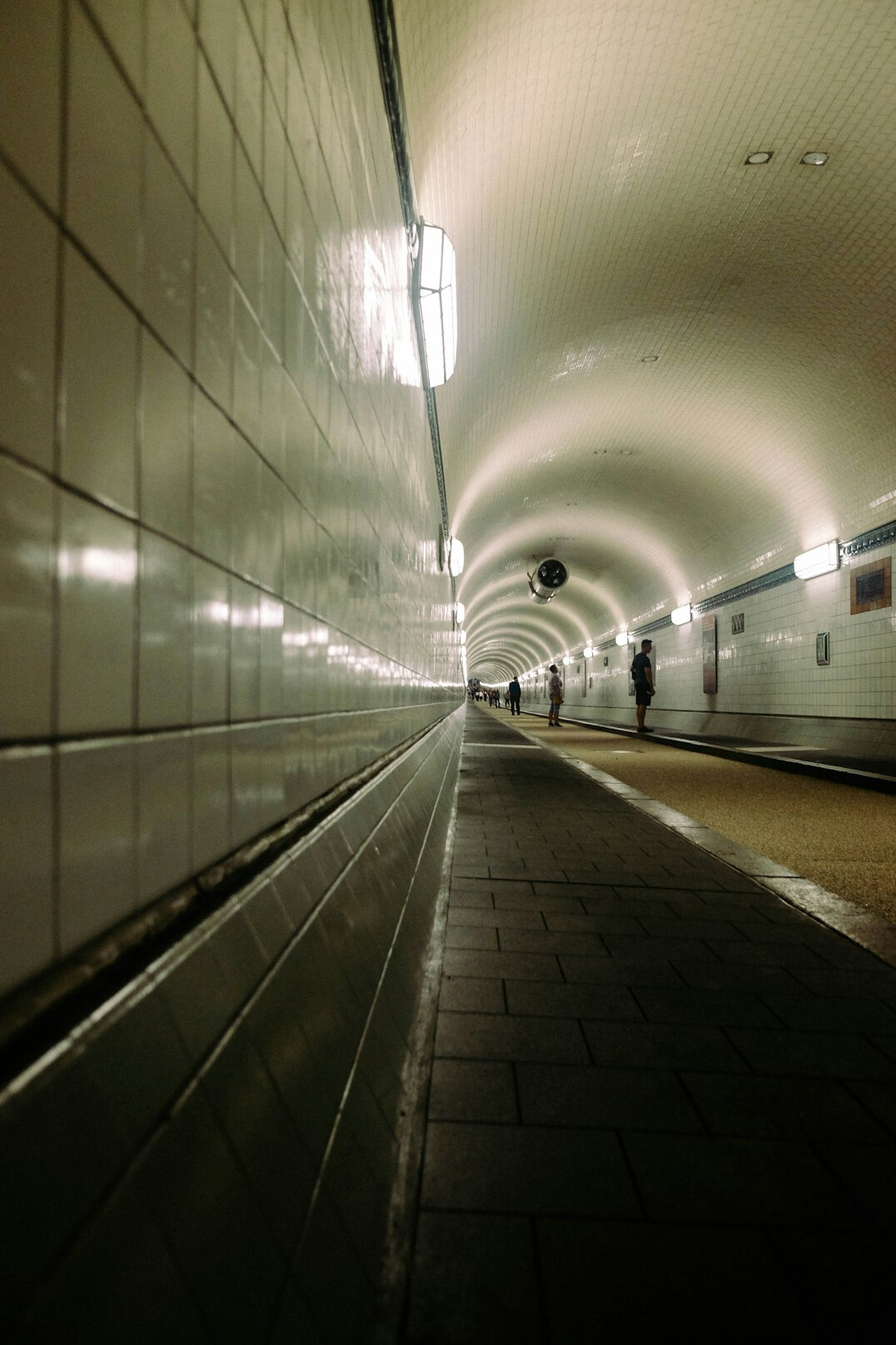 hamburg underground tunnels